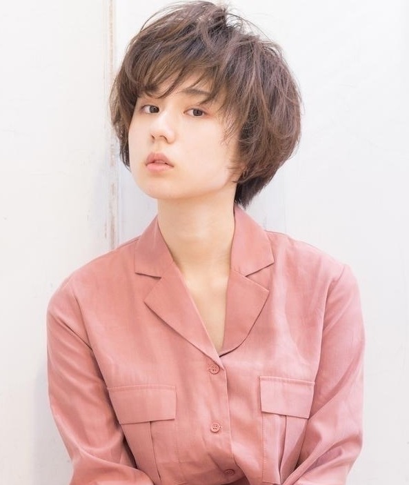 圆脸型 圆脸发量少的女生适合哪种发型?剪这7款发型瘦脸减龄还显发量多