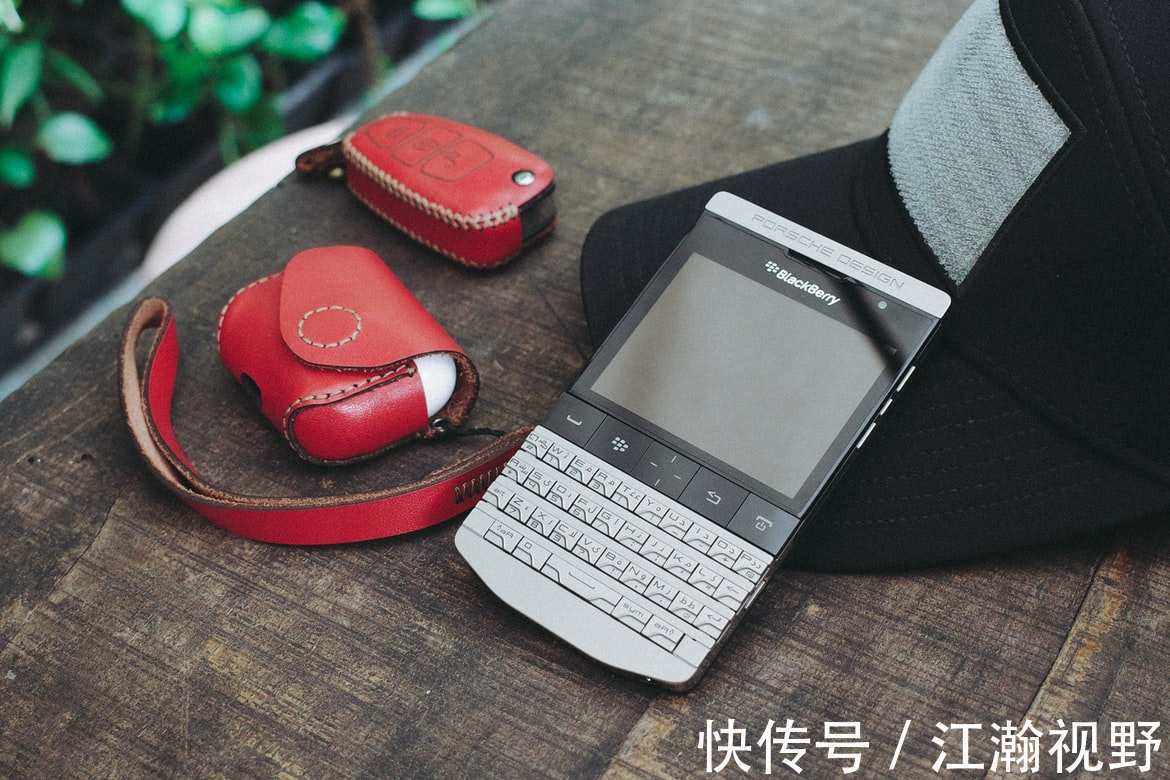 触屏|BlackBerry OS停止运行？一代神机到底输给了谁？