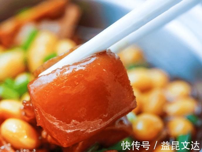 炖猪蹄,厨师长教你“2多3少”,保证软烂鲜香不油腻,一点也不腥