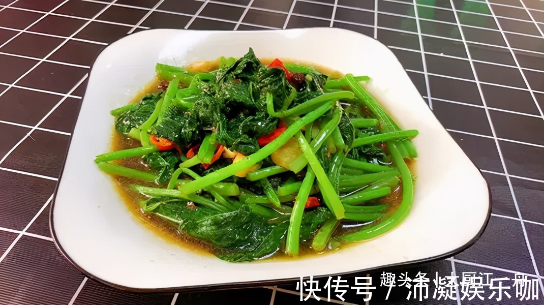 一日三餐|这菜营养极高，很多人只吃叶子，其实茎才是“王者”，不懂可惜了