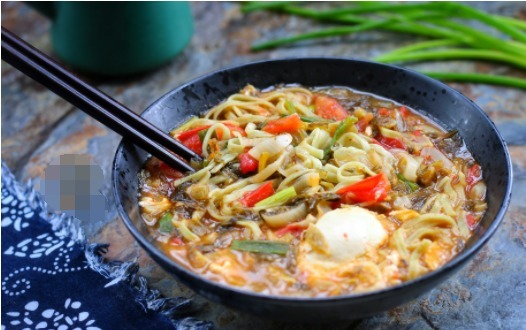 这碗面,酸爽开胃,百吃不厌,比凉面还好吃