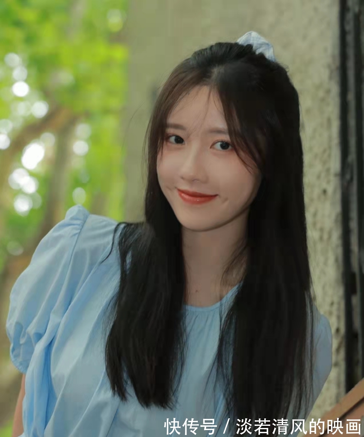 人间$风乍紧,鸟鸣切。挽天公抖擞人间铁,一回首,万花裂