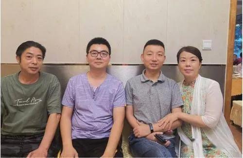 许敏#佩鑫文化频频爆料许敏不听李律师的劝告,执意要800万赔偿