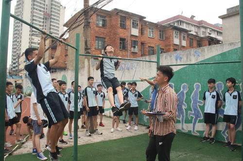 引体向上|一帮中学生没几个拉得了引体向上,体质差谁之过,怎么办?