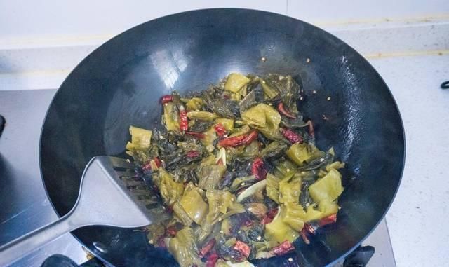 大厨|做酸菜鱼时,有人用淀粉,有人用蛋液大厨教你正确做法,太香了