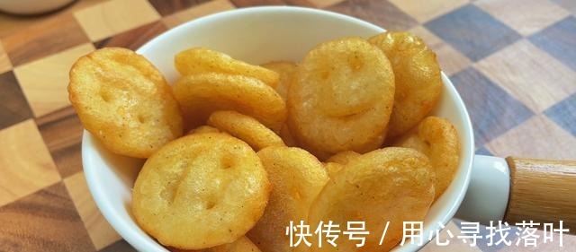土豆好吃又好看的做法,外酥里软,比薯条还好吃!