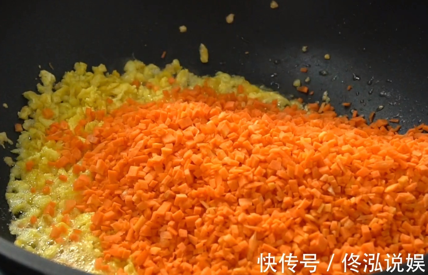 胡萝卜这种吃法真过瘾,卷一卷切一切,层层裹着馅料,比包子还香