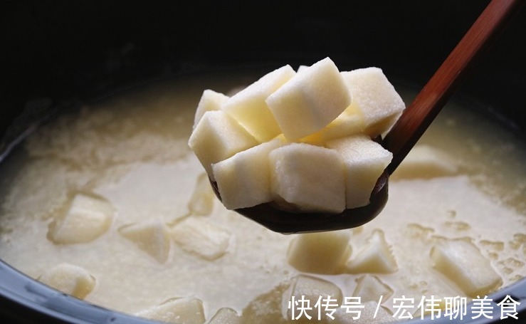 绿豆粥|夏天，在小米粥里加上苹果，我家隔2天就煮，很多人不懂有啥用