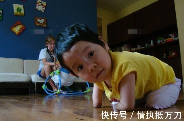 伊利斯|2岁女童看起来像80岁,病情独特全球首例,网友:希望返老还童