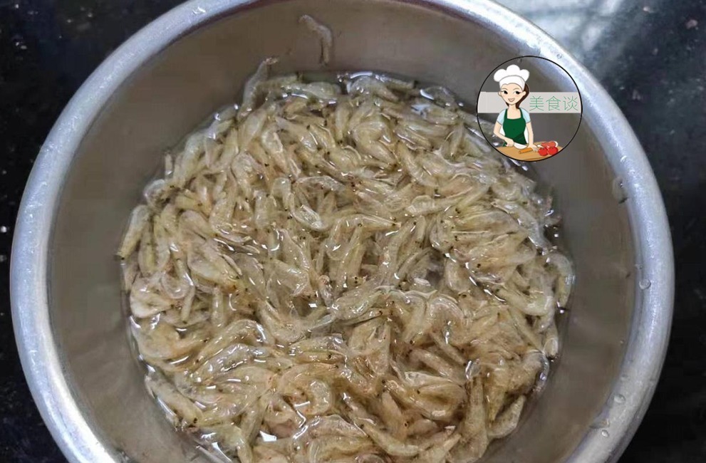 适合秋天吃的一道蒸菜,8分钟上桌,鲜甜补钙,三天两头给孩子做