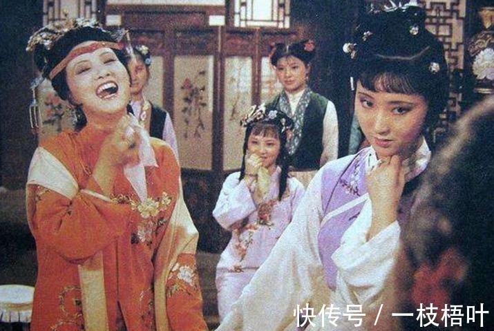 邢岫烟#心狠手辣王熙凤,无亲无故却给了这三个人柔软,人性本复杂