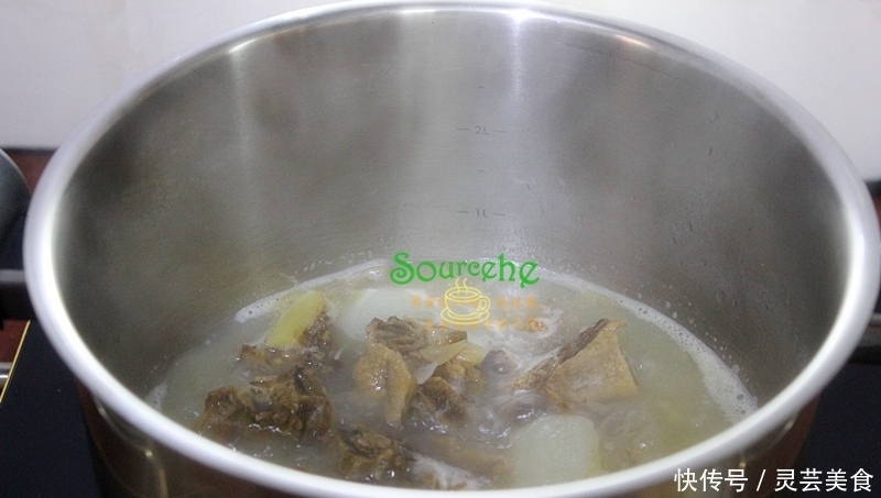 春天这样给孩子煮面条,补钙祛湿,头脑灵活,个子长得快,身体棒