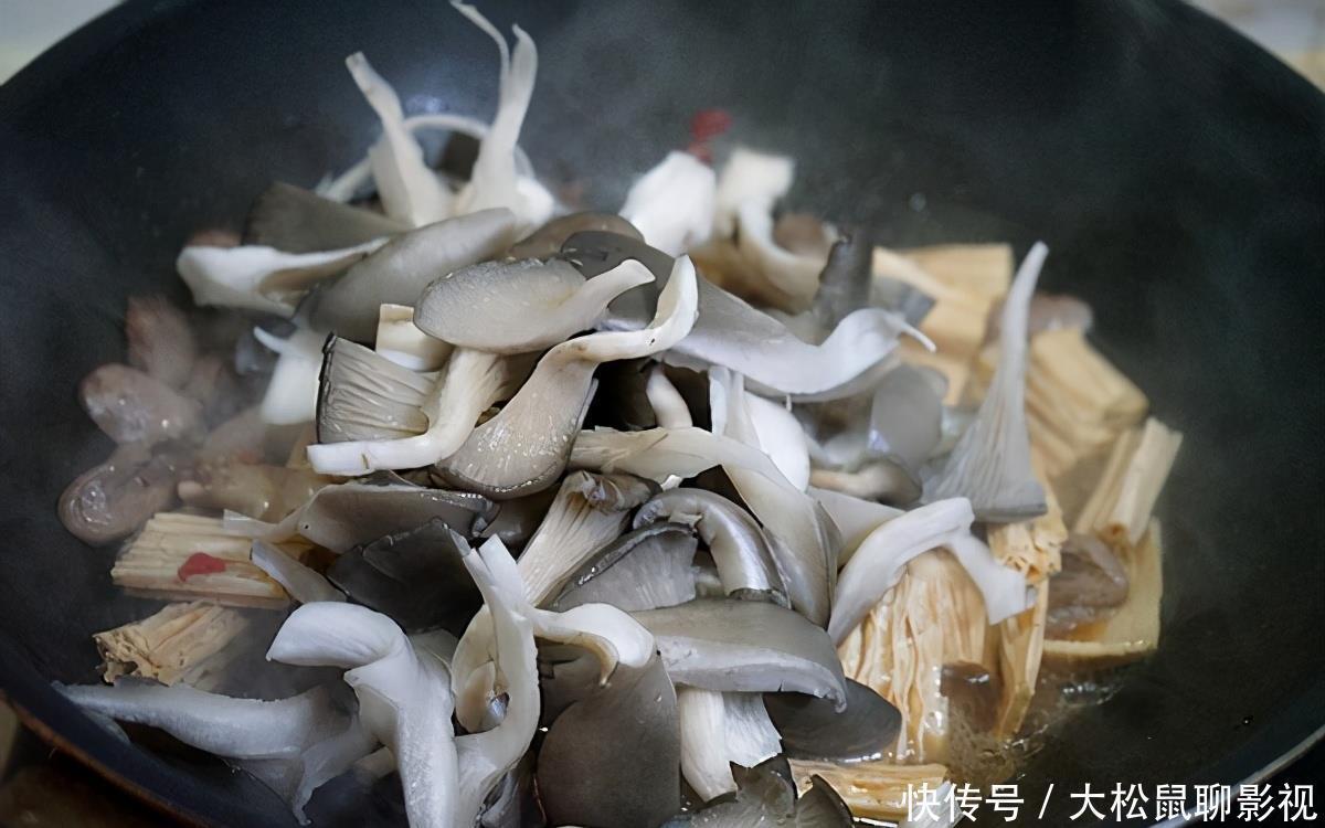 宅在家炒了此菜,家人都是好吃,味道鲜美,一会就抢光了