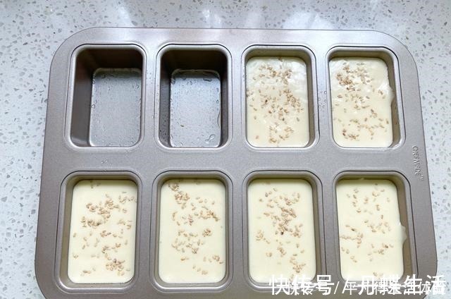 糯米粉别只会包汤圆了，用来做粑粑糕，软糯筋道比蛋糕还香