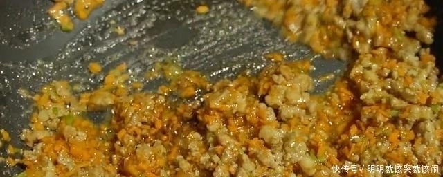 终于找到了！早餐最好吃的做法，不蒸不油炸，层层裹着馅料，真香