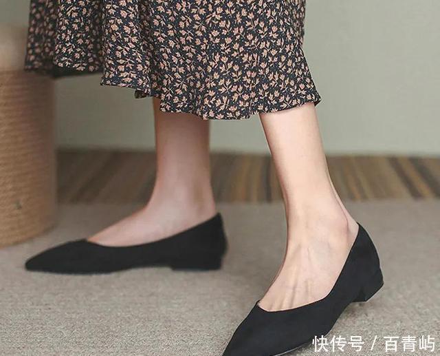 今春霸屏的单鞋,小尖头太显脚瘦了!穿上气质好迷人