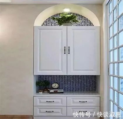 收纳|晒晒朋友刚入住的新房，全屋打满收纳柜，最大的亮点居然是阳台！