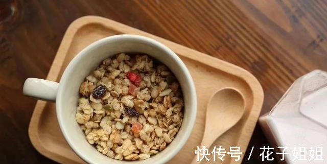 寿司|这些食物看似健康,实则健康隐患很大,酸奶上榜,平时尽量少吃!