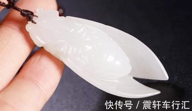 长期间&女子佩戴了10多年的玉,竟然是古代陪葬品,专家称:你胆子可真大