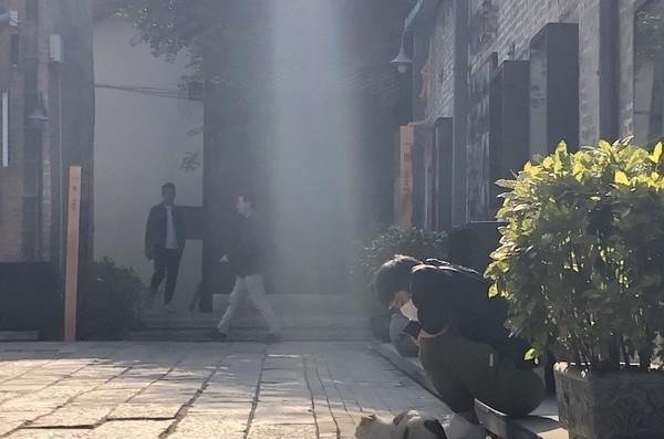 唢呐|「公鸡人」吹唢呐逛大街叫卖 咏春传人坐镇广州永庆坊