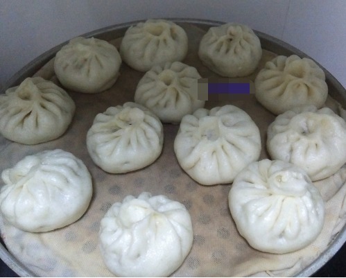 这个包子没有肉却特别鲜,只用俩食材,一个负责香,一个负责鲜!