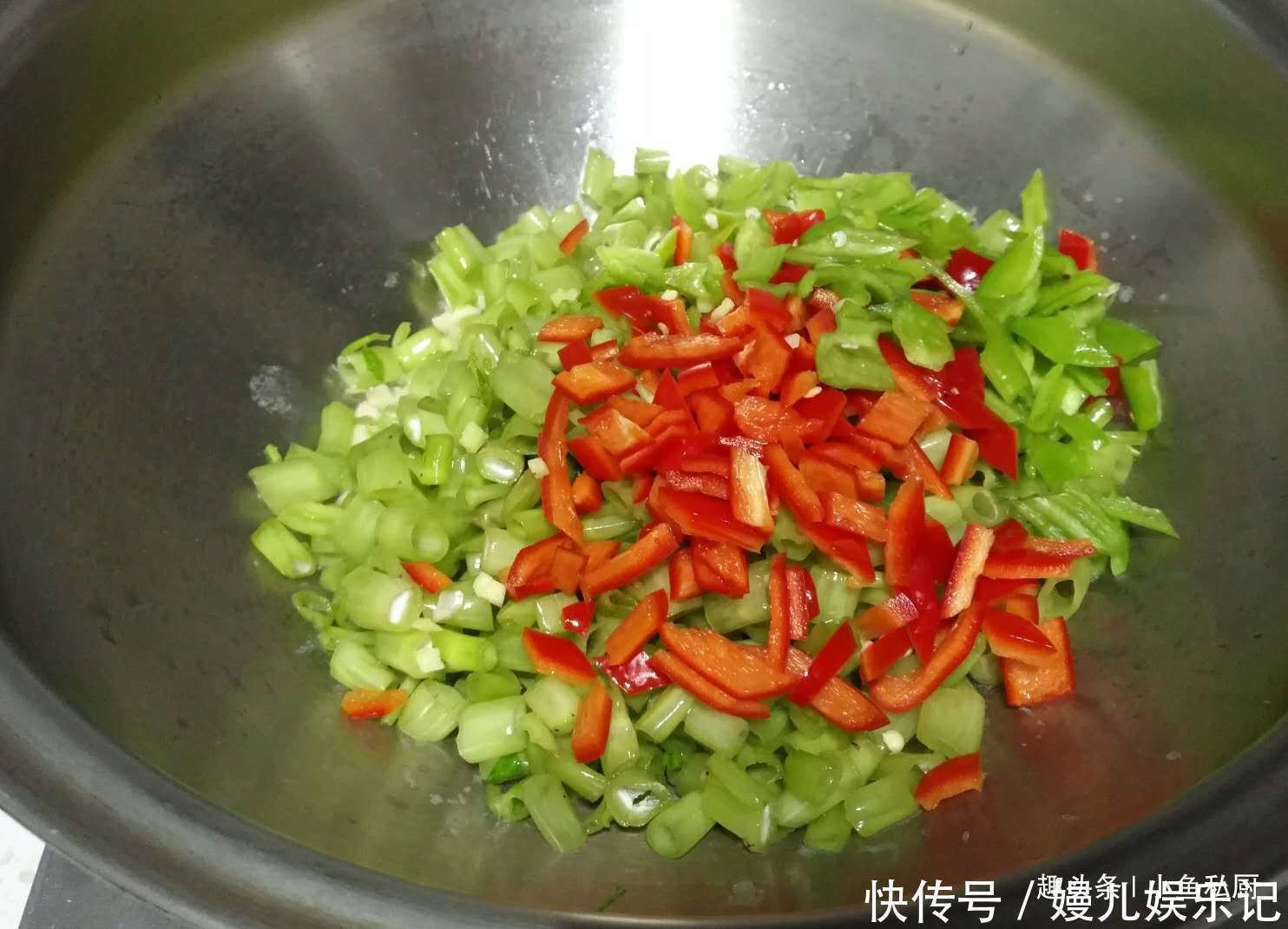 晚餐|一家三口的晚餐,3菜1主食,荤素搭配,粗细粮混搭,营养又美味