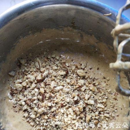 红糖|低糖无油的枣泥核桃蛋糕（碾压五道口枣泥蛋糕）