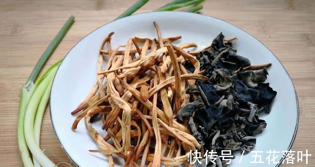 木耳|此菜是天然“健脑菜”读书的孩子要多吃，大脑更聪明，科科拿第一！