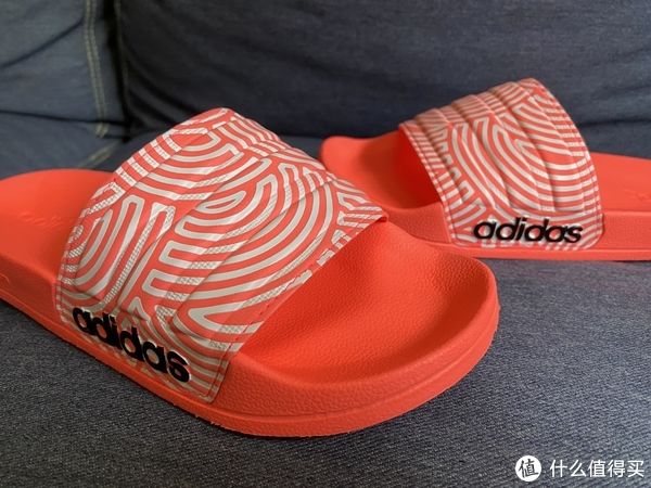 脚感 99元买一双adidas ADILETTE SHOWER拖鞋挺划算