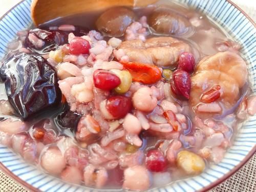 腊八粥做法超简单，软糯香甜，一碗下肚，帮你驱散严寒