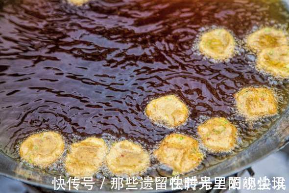 炸肉丸子时，切记“2放2不放”，丸子外焦里嫩，酥脆不油腻
