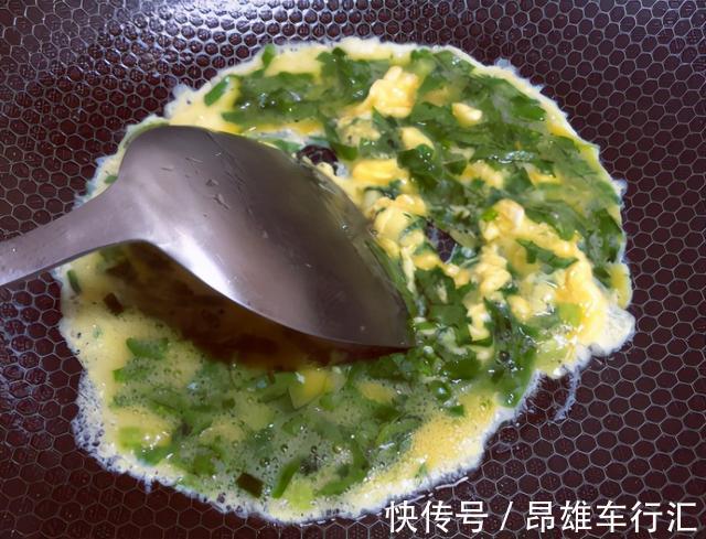 叶子|冬天，用萝卜缨炒鸡蛋，比蒜苔还要香，却很少有人吃，不懂太可惜