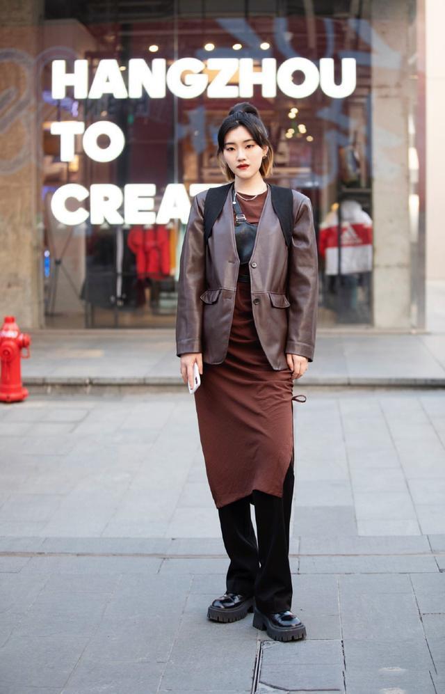 35岁裙子搭配不能忽略的细节,只有注意这几点,才能时尚又优雅