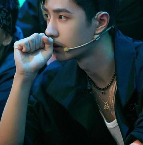 王一博|王一博 :20210708 上海到达,即将录制第一期《这就是街舞4》。