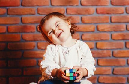 父母|有远见的父母,会在孩子十岁前逼他做3件事,这会让孩子受益一生