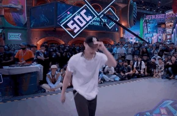 霹雳|“颜王”孙红雷夸张艺兴是骄傲，网友回复霹雳舞王，要不要参赛