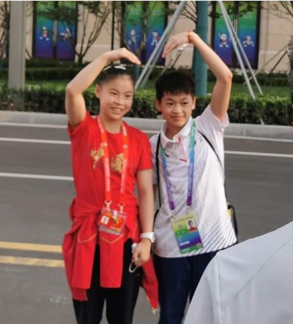 管晨辰|全红婵被管晨辰追星!管晨辰:我们来拍张照,红姐听后有些懵