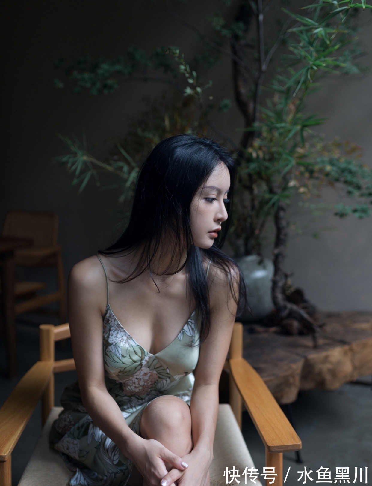 思乡$七绝·十二首丨止渴唯余长夜酒,相思入骨剩伤痕