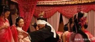 木匠|此木匠去算命,相士说你以后会在龙椅上吃饭!但结果让人想不到!