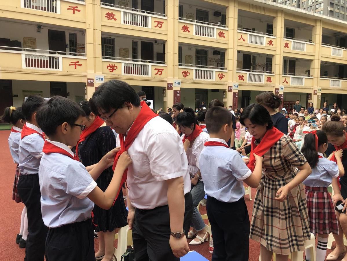 西安南门小学|“一书一世界 馆校共全运”主题活动六一儿童节走进西安南门小学