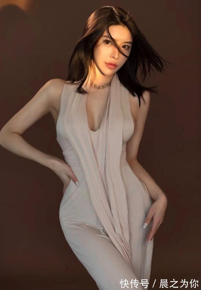 cindy|E杯胸、蚂蚁腰、蜜桃臀三连击!这个99年国产健身女神简直太撩了