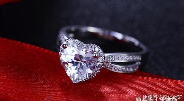 原则|婚戒能选玫瑰金戒指吗?婚戒款式怎么选?三点原则要记牢