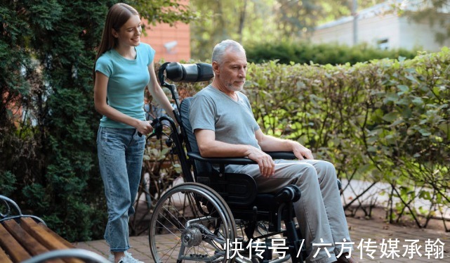 骨密度|1种零食堪称骨骼“养护剂”,骨密度低的人不妨多吃,或能提高