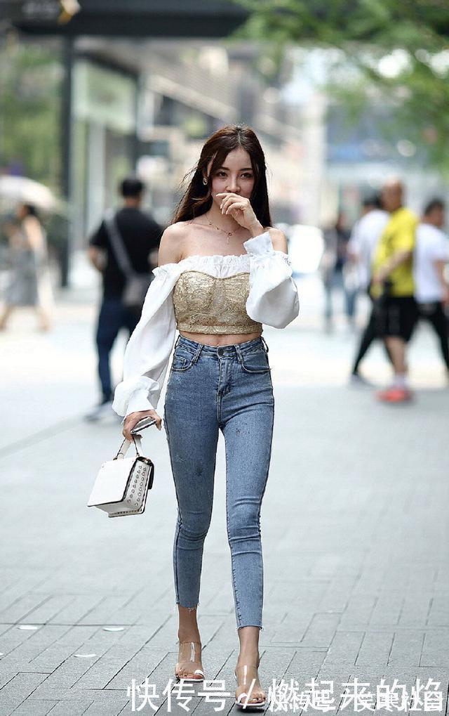 大长腿 气质女生的穿搭,时尚“抹胸”混搭泡泡袖,简单又大方!