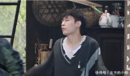 张艺兴 辟谣还是逼婚?黄磊:艺兴30岁和杨紫不正合适?回:不懂爱!