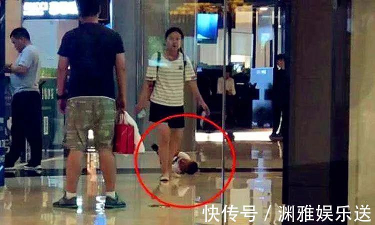 萱爸|嫌玩具太贵,宝爸超市倒地撒泼打滚,儿子我不要了还不行吗