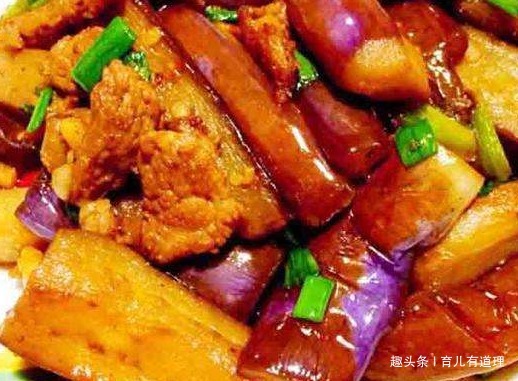 特别下饭的一道家常菜，色香味俱全，好吃不油腻，上桌就光盘