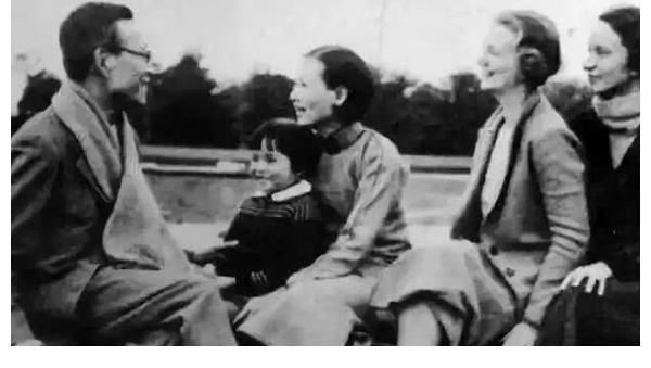 林长民$美女林徽因“老照片”:欧洲度蜜月带6岁女儿骑驴,美得不可方物