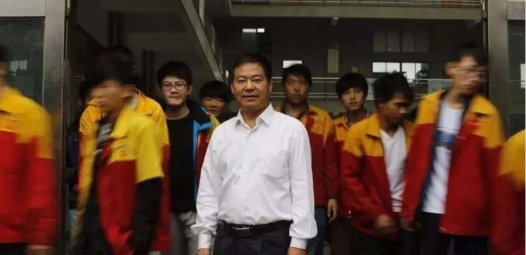 最昂贵的打群架,蓝翔造,打一场损失1.8亿