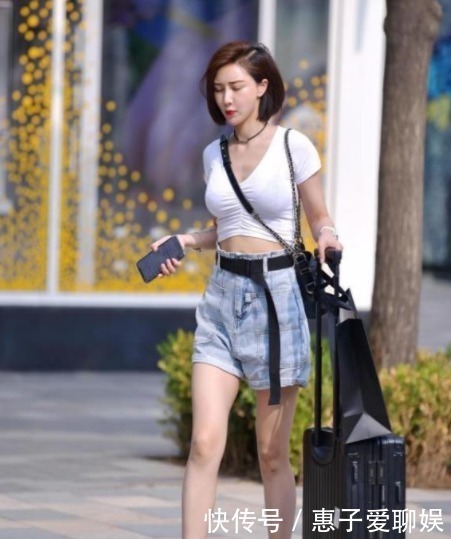 靓丽|街拍美图:靓丽可爱的小姐姐,时尚个性的穿搭,女神范儿十足!